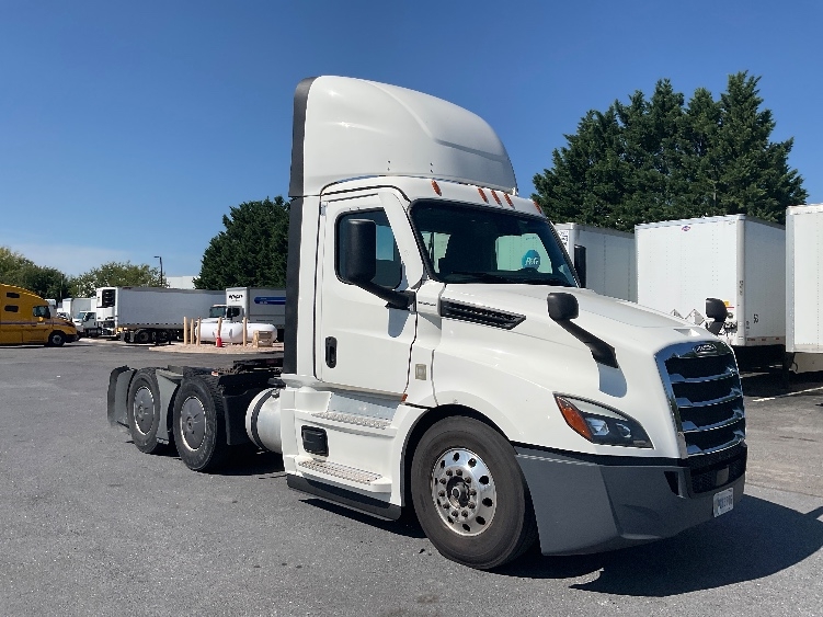 2023 Freightliner Cascadia in Dayton, NJ