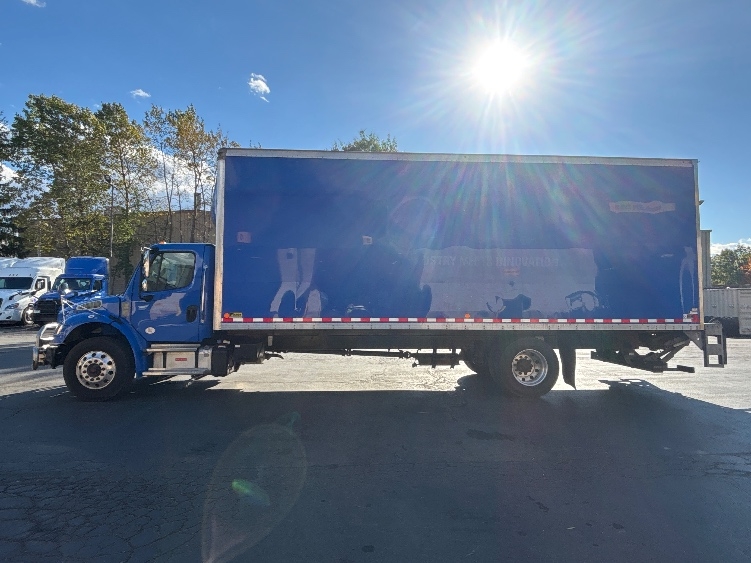 2022 Freightliner eM2 in Jessup, PA — photo 4