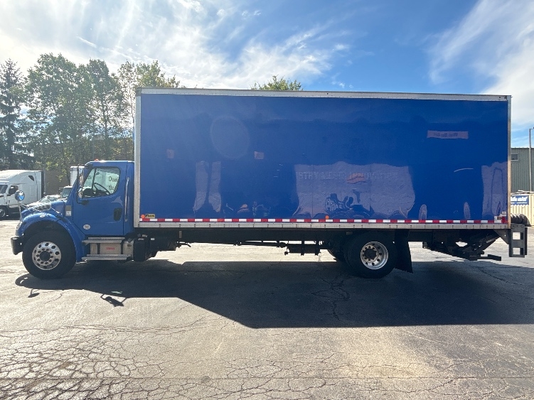 2022 Freightliner eM2 in Jessup, PA — photo 4