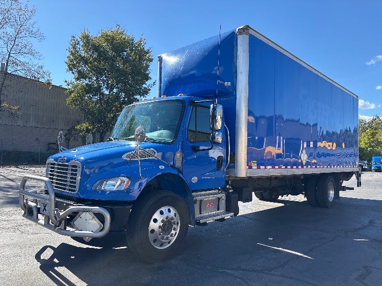 2022 Freightliner eM2 in Jessup, PA — photo 3