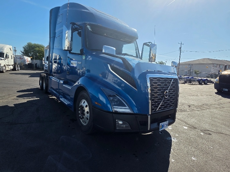 2023 Volvo VNL 760 in Aurora, CO