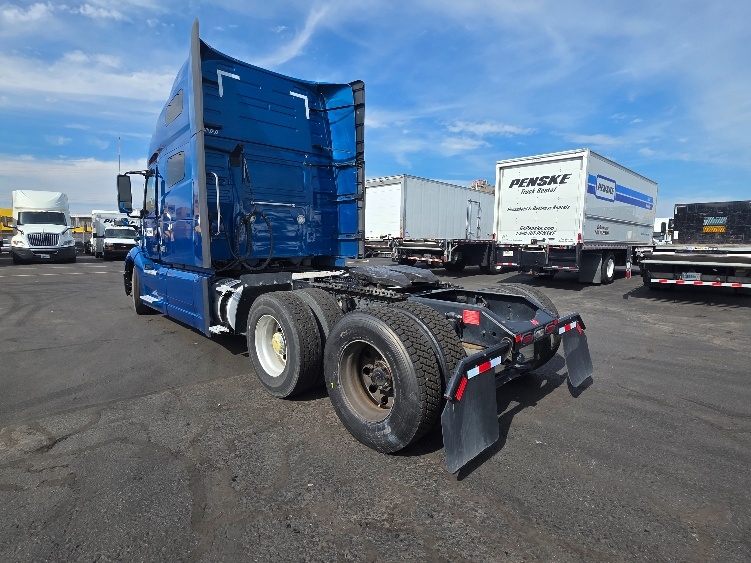 2023 Volvo VNL 760 in Spokane Valley, WA — photo 5