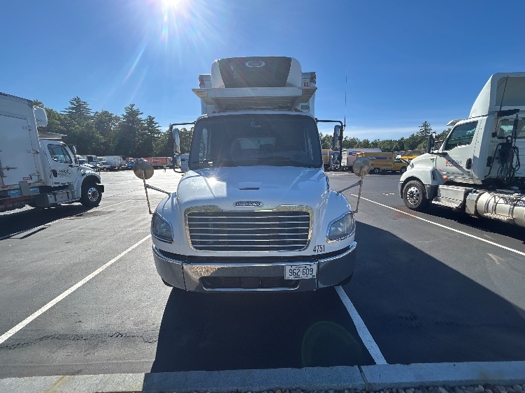 2020 Freightliner eM2 in Braintree, MA — photo 2