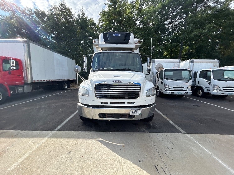 2020 Freightliner eM2 in Braintree, MA — photo 2
