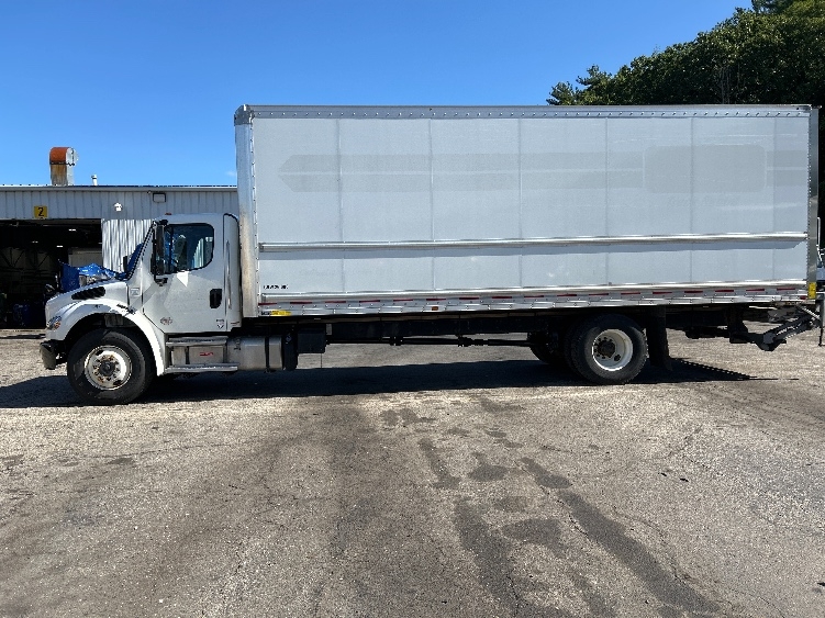 2023 Freightliner eM2 in Auburn, MA — photo 4