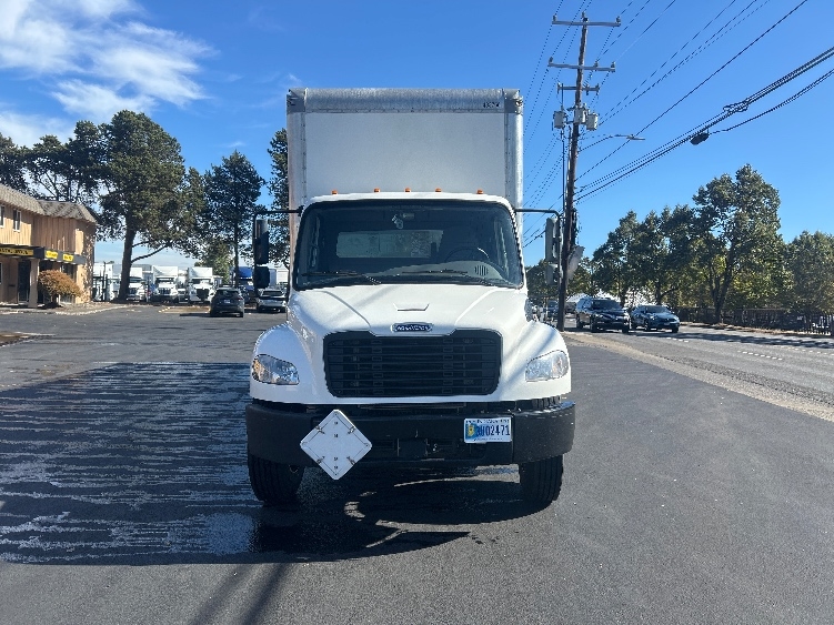2023 Freightliner eM2 in Portland, OR — photo 2