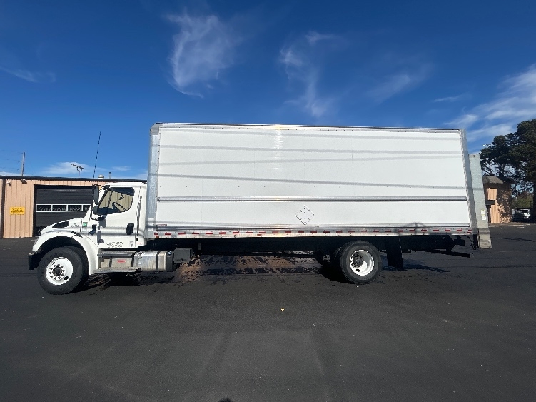 2023 Freightliner eM2 in Portland, OR — photo 4
