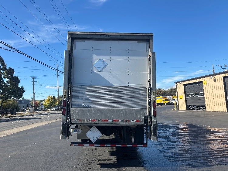 2023 Freightliner eM2 in Portland, OR — photo 7