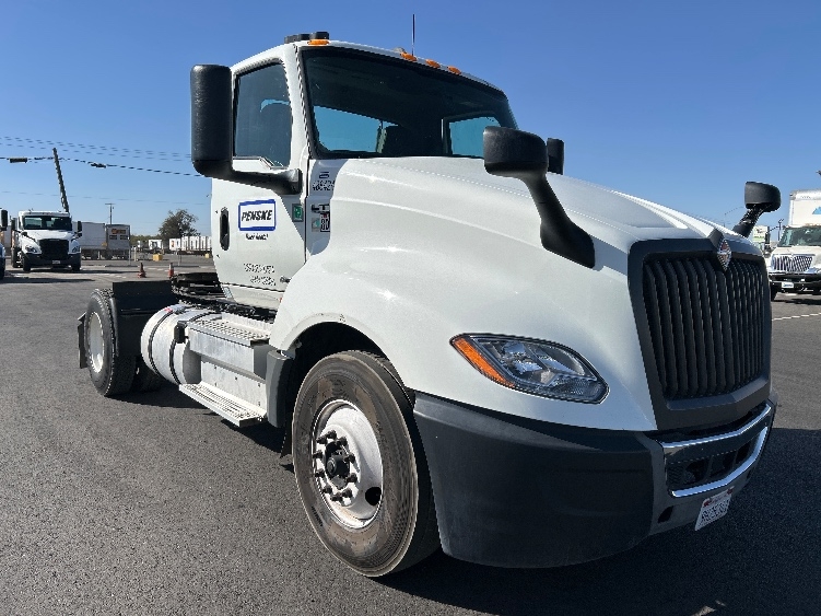 2022 International LT in Fresno, CA
