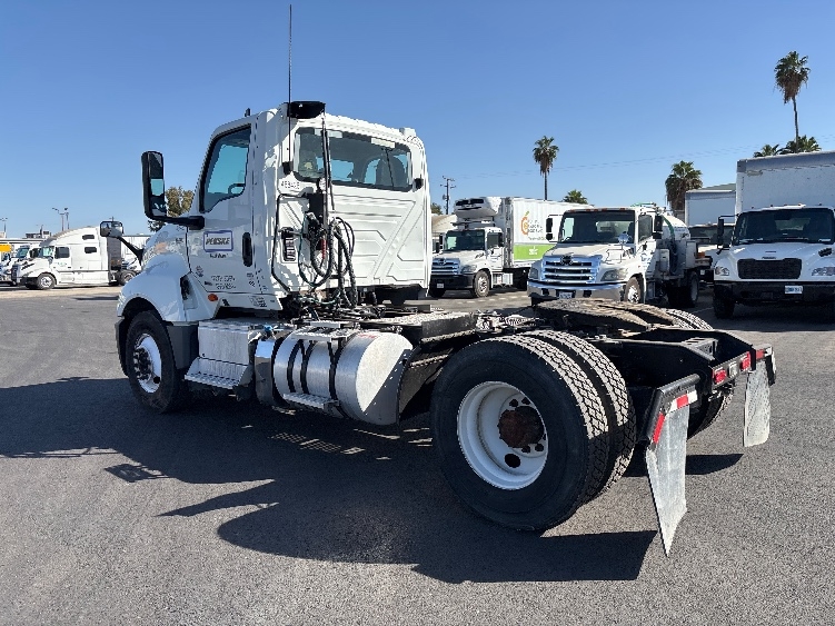2022 International LT in Fresno, CA — photo 5