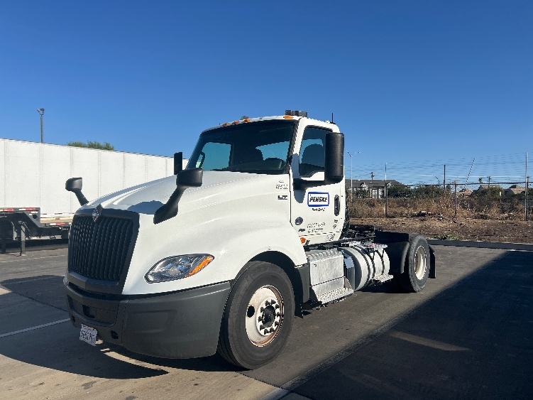2022 International LT in West Sacramento, CA — photo 3