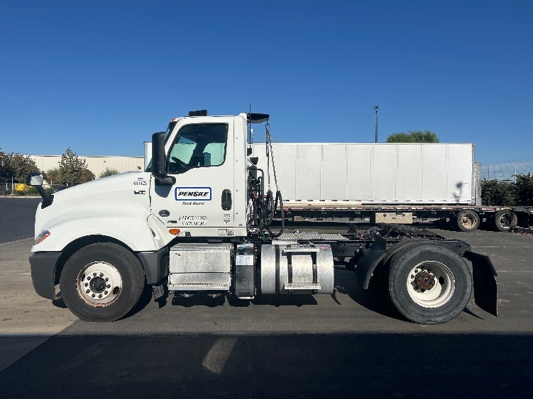 2022 International LT in West Sacramento, CA — photo 4