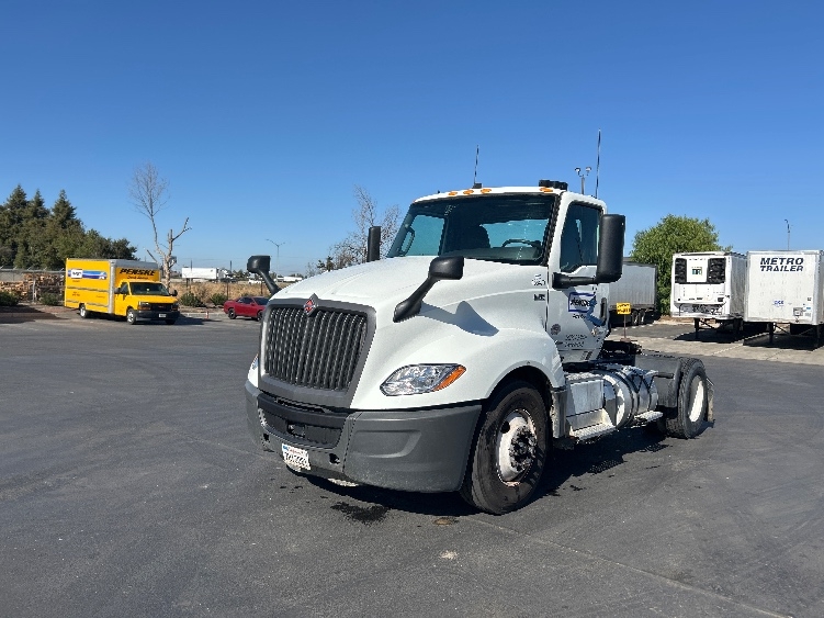 2022 International LT in Ceres, CA — photo 3