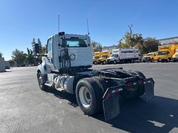 2022 International LT in Ceres, CA — photo 5