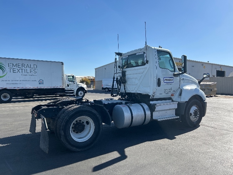2022 International LT in Ceres, CA — photo 7