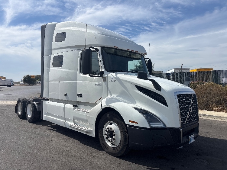2023 Volvo VNL 760