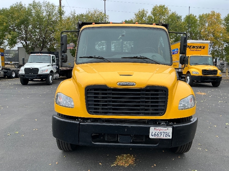 2023 Freightliner eM2 in Denver, CO — photo 2