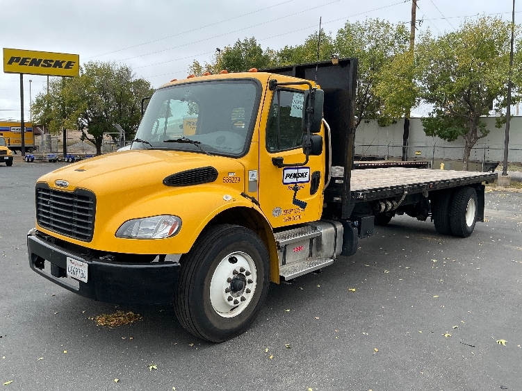 2023 Freightliner eM2 in Denver, CO — photo 3