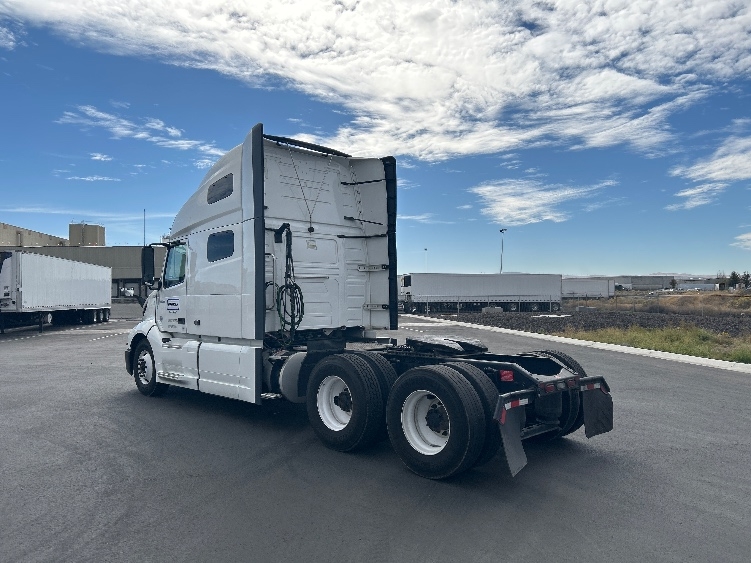 2023 Volvo VNL 760 in Fontana, CA — photo 5