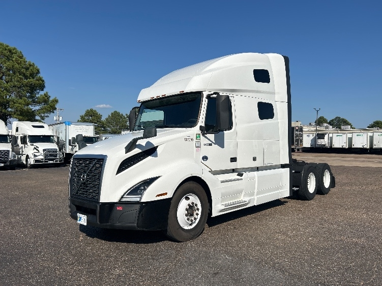 2023 Volvo VNL 760 in Olive Branch, MS — photo 3