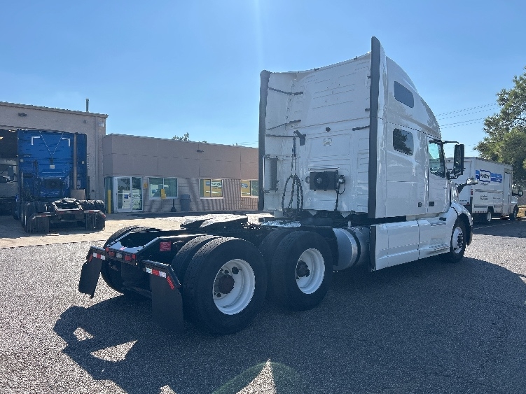 2023 Volvo VNL 760 in Olive Branch, MS — photo 7