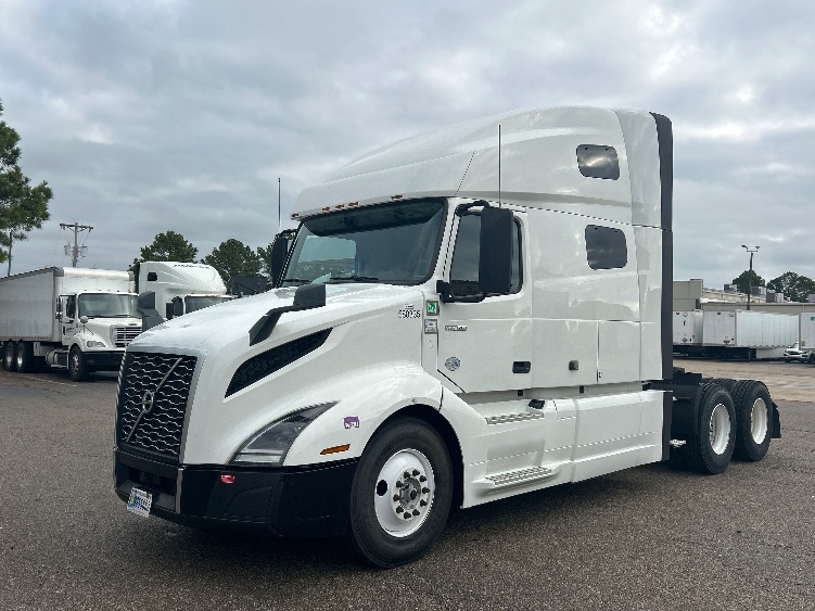 2023 Volvo VNL 760 in Olive Branch, MS — photo 3