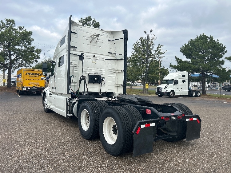 2023 Volvo VNL 760 in Olive Branch, MS — photo 5