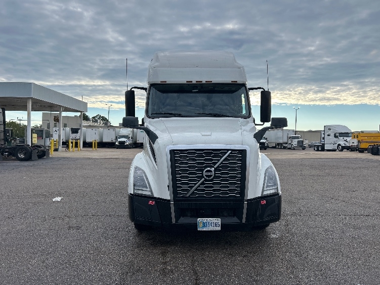 2023 Volvo VNL 760 in Olive Branch, MS — photo 2