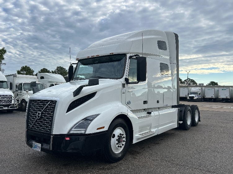 2023 Volvo VNL 760 in Olive Branch, MS — photo 3