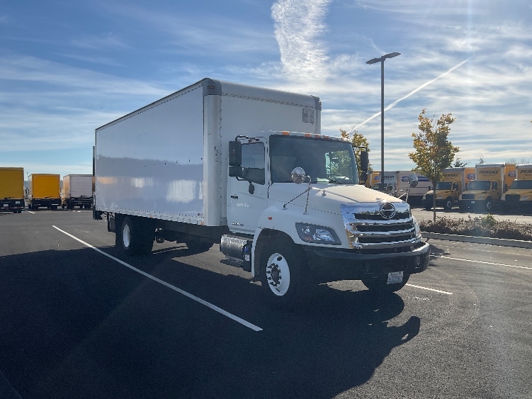 2014 Hino 338 in Everett, WA