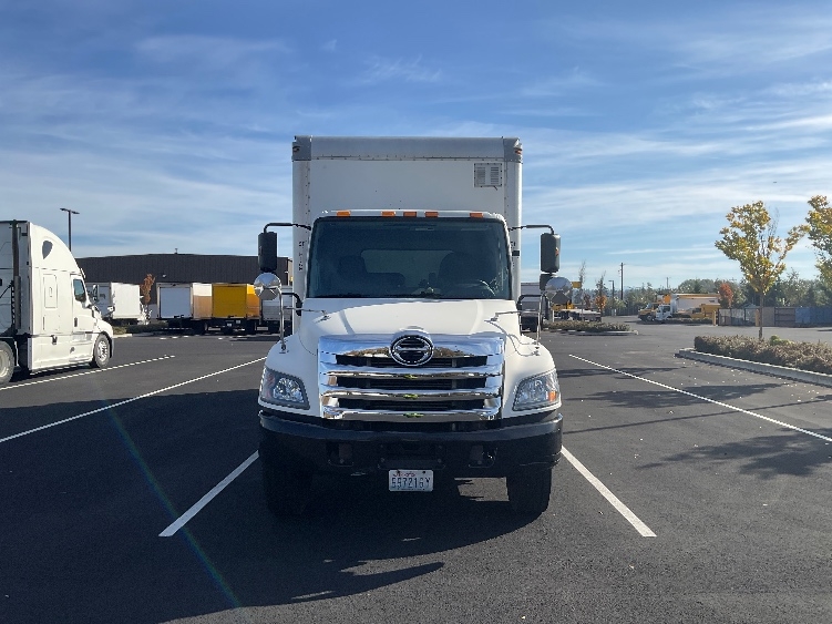 2014 Hino 338 in Everett, WA — photo 2