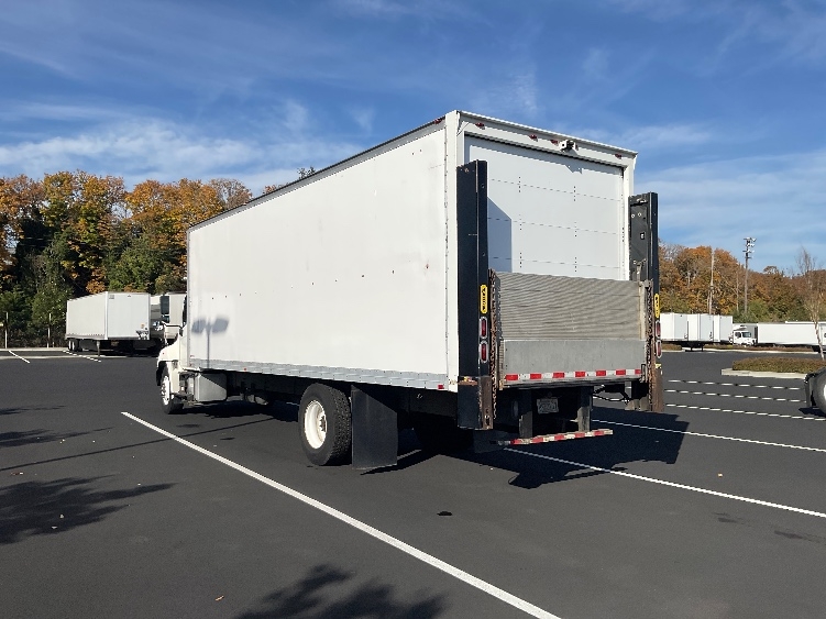 2014 Hino 338 in Everett, WA — photo 6