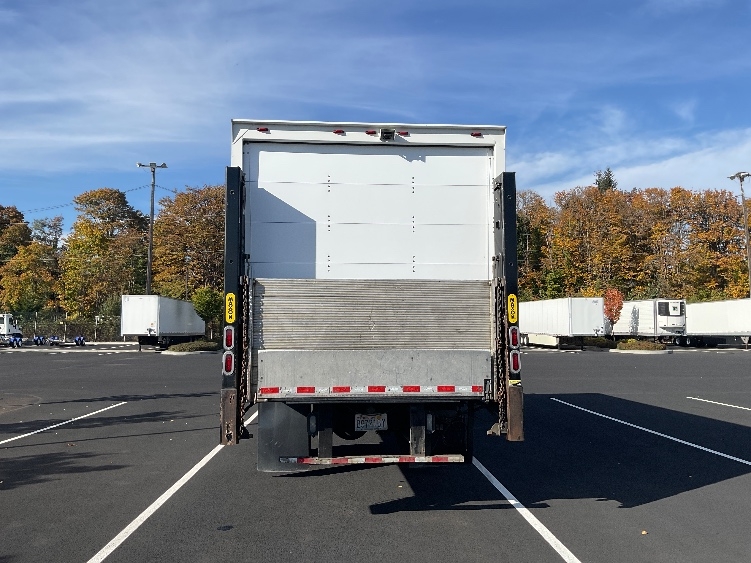 2014 Hino 338 in Everett, WA — photo 7