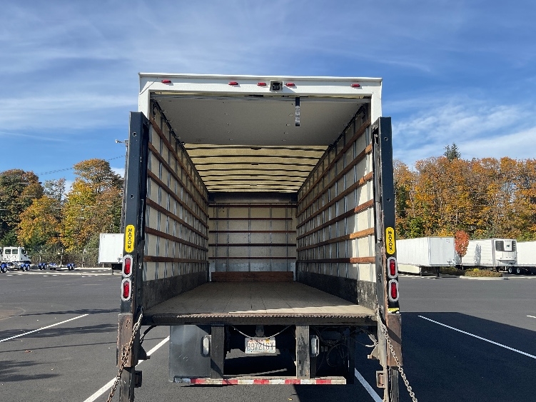2014 Hino 338 in Everett, WA — photo 8