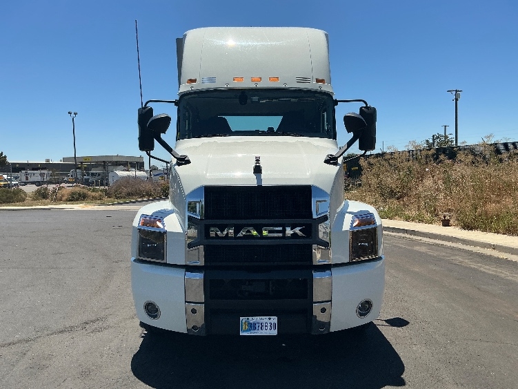 2022 Mack Anthem in West Sacramento, CA — photo 2