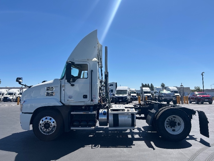 2022 Mack Anthem in West Sacramento, CA — photo 4