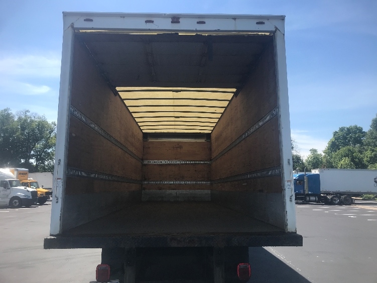 2017 Hino 268 in Akron, OH — photo 8
