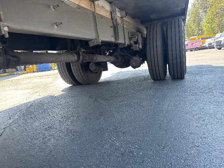 2016 Hino 268 in Kent, WA — photo 5