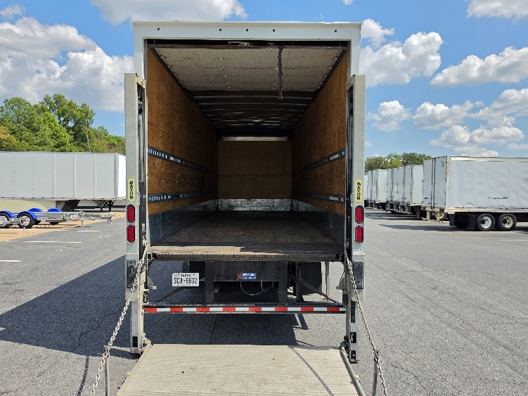 2022 Isuzu FTR in Little Rock, AR — photo 8