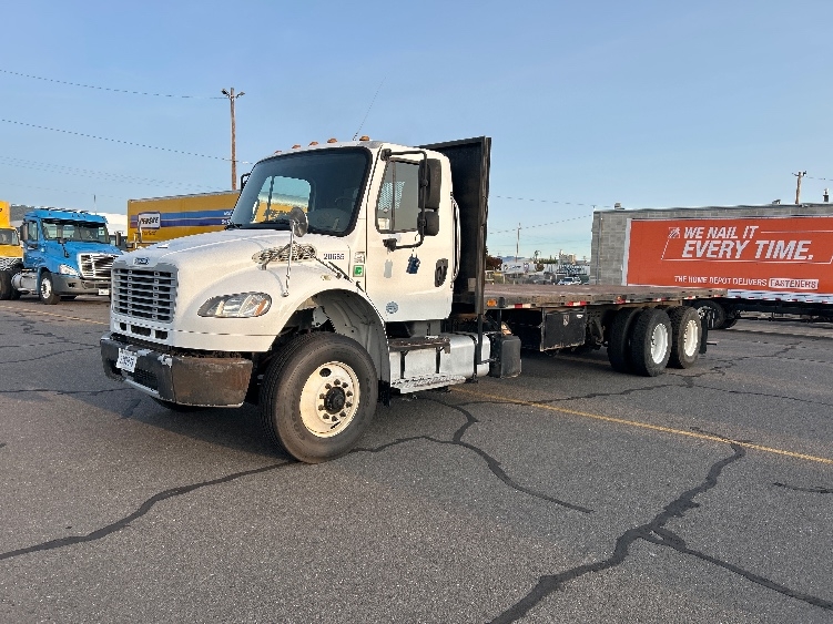 2016 Freightliner eM2 in Medford, OR — photo 3