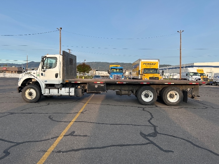 2016 Freightliner eM2 in Medford, OR — photo 4