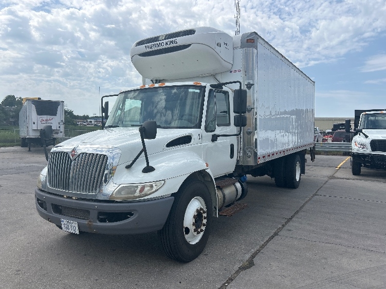 2018 International 4300 in Omaha, NE — photo 3