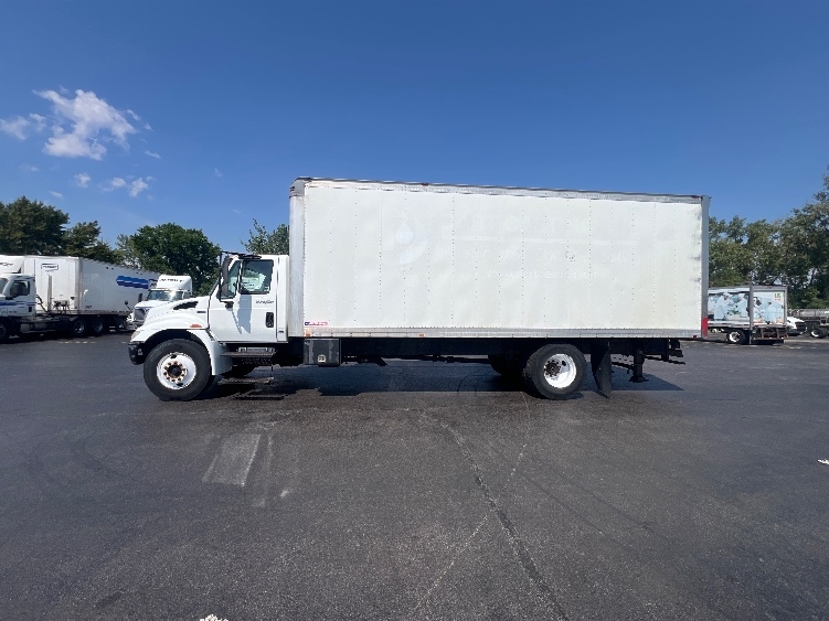 2012 International 4300 in Melrose Park, IL — photo 4