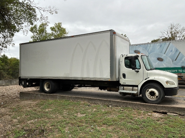 2005 Freightliner eM2 in Austin, TX — photo 8