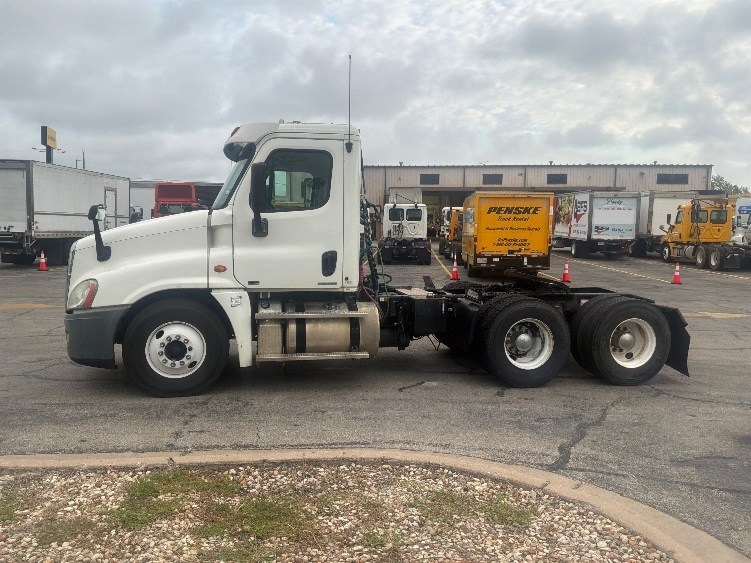 2012 Freightliner Cascadia in Austin, TX — photo 4
