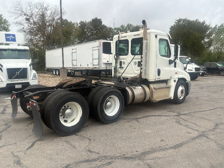 2012 Freightliner Cascadia in Austin, TX — photo 7