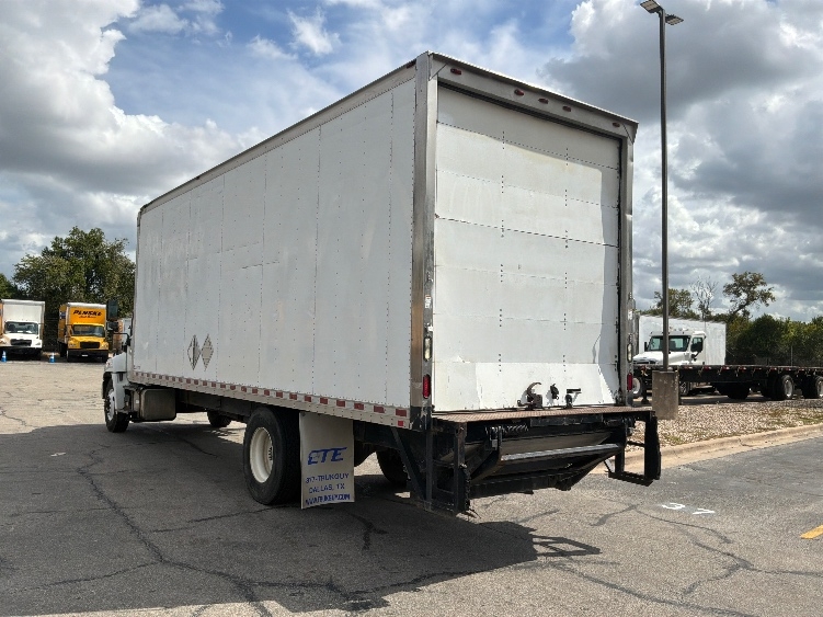 2016 Hino 268 in Austin, TX — photo 6