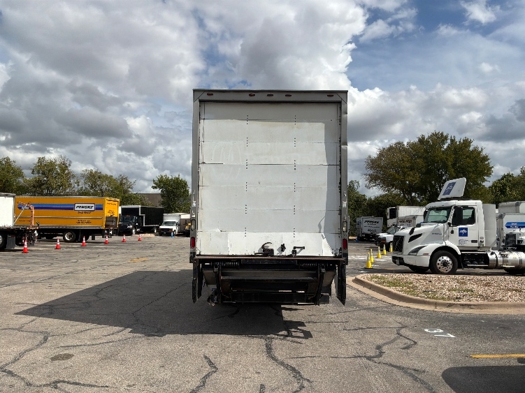 2016 Hino 268 in Austin, TX — photo 7