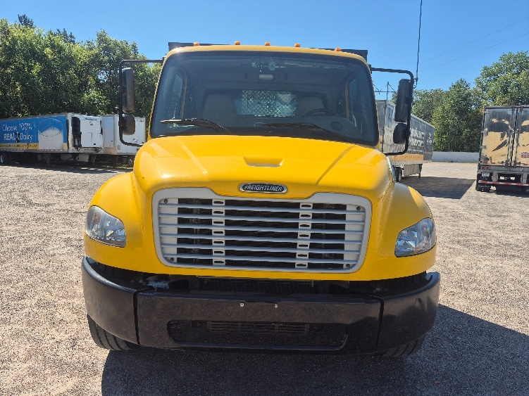 2022 Freightliner eM2 in Brooklyn Park, MN — photo 2