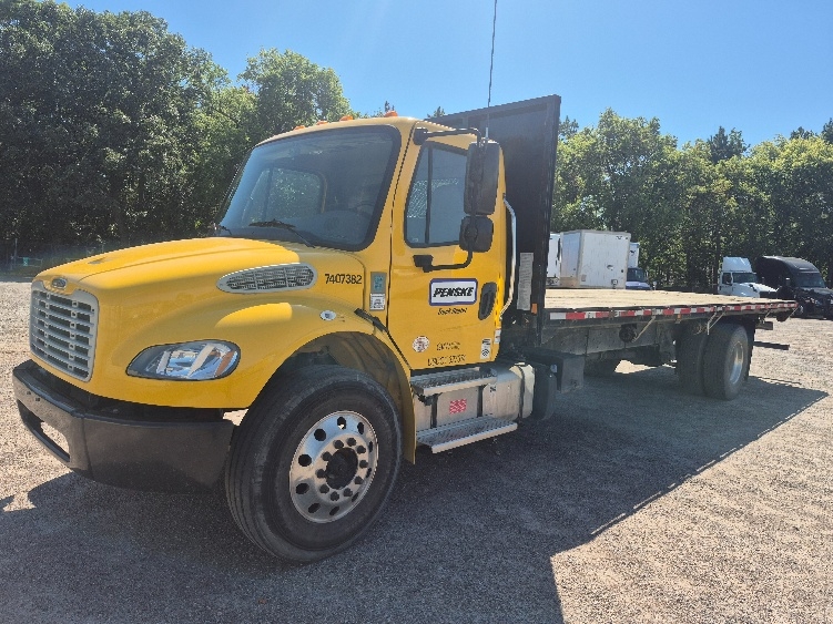 2022 Freightliner eM2 in Brooklyn Park, MN — photo 3